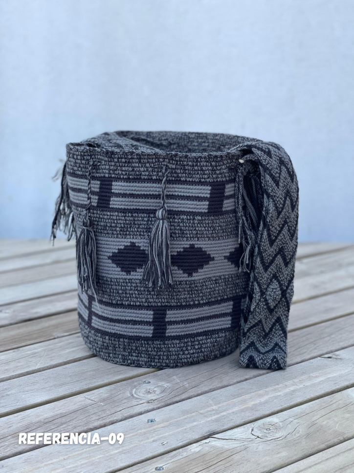 Mochilas GRANDE Diseño Hombre 🔹🩶 (31x28)