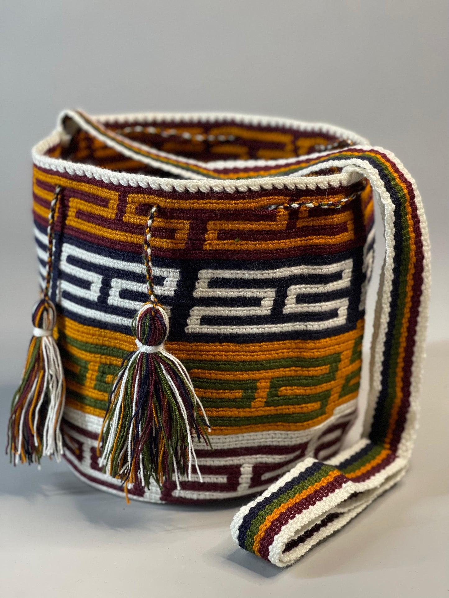 Mochila MEDIANA Tradicional 🎨 (21x18)