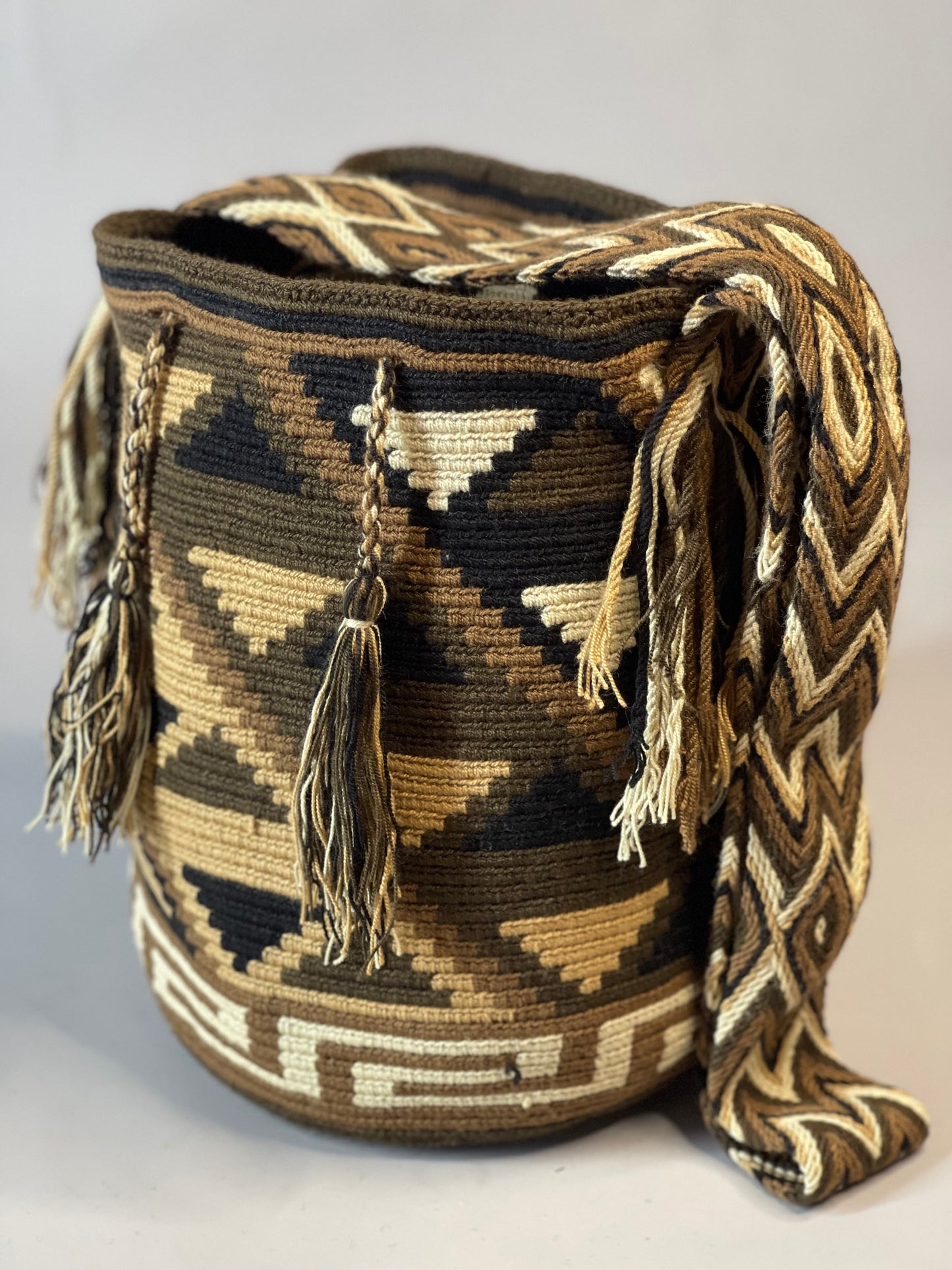 Mochila GRANDE Tonos Tierra🌤️ (31x28)