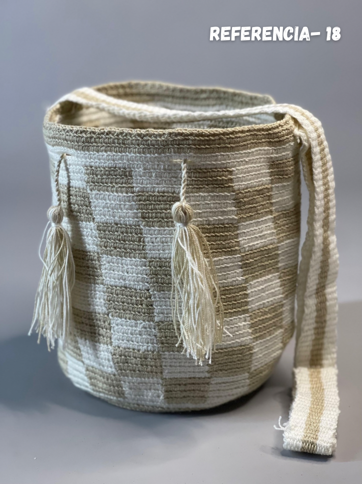 Mochila MEDIANA Tradicional 🎨 (21x18)