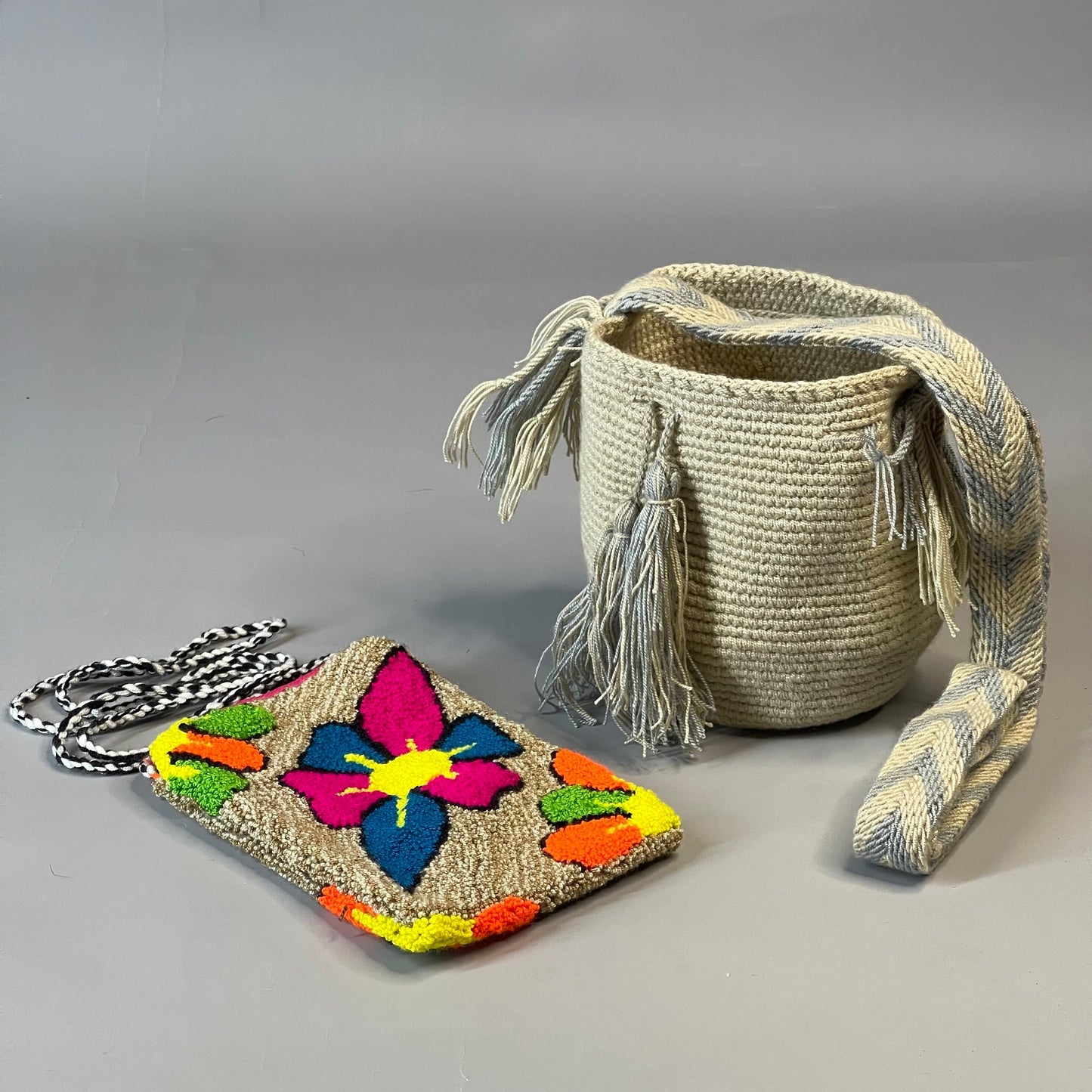 🎒📱 Combo Wayuu: Mochila Pequeña + PortaCelular 🚚✨