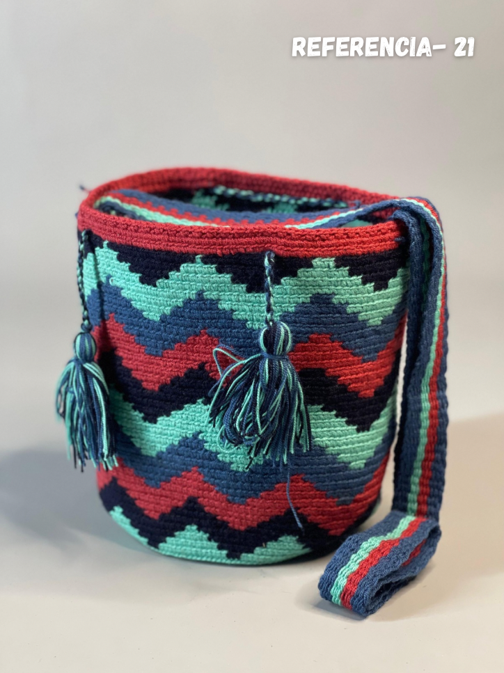 Mochila MEDIANA Tradicional 🎨 (21x18)