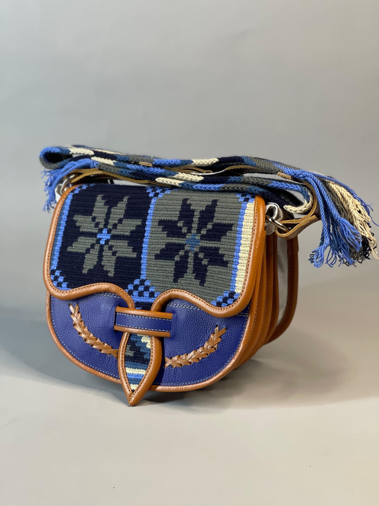 ⭐️ 👜CARRIEL WAYUU (21x26cm)😍