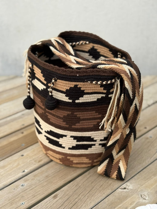 Mochila Wayuu Diseño Borlas (31x28 cm)