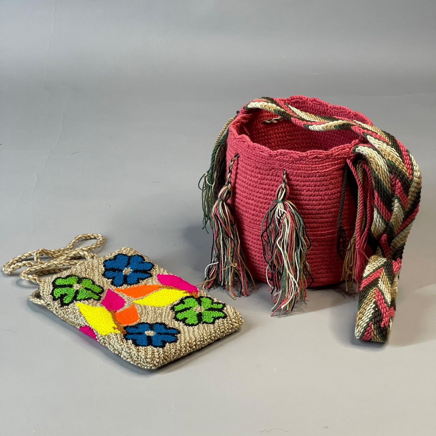 🎒📱 Combo Wayuu: Mochila Pequeña + PortaCelular 🚚✨