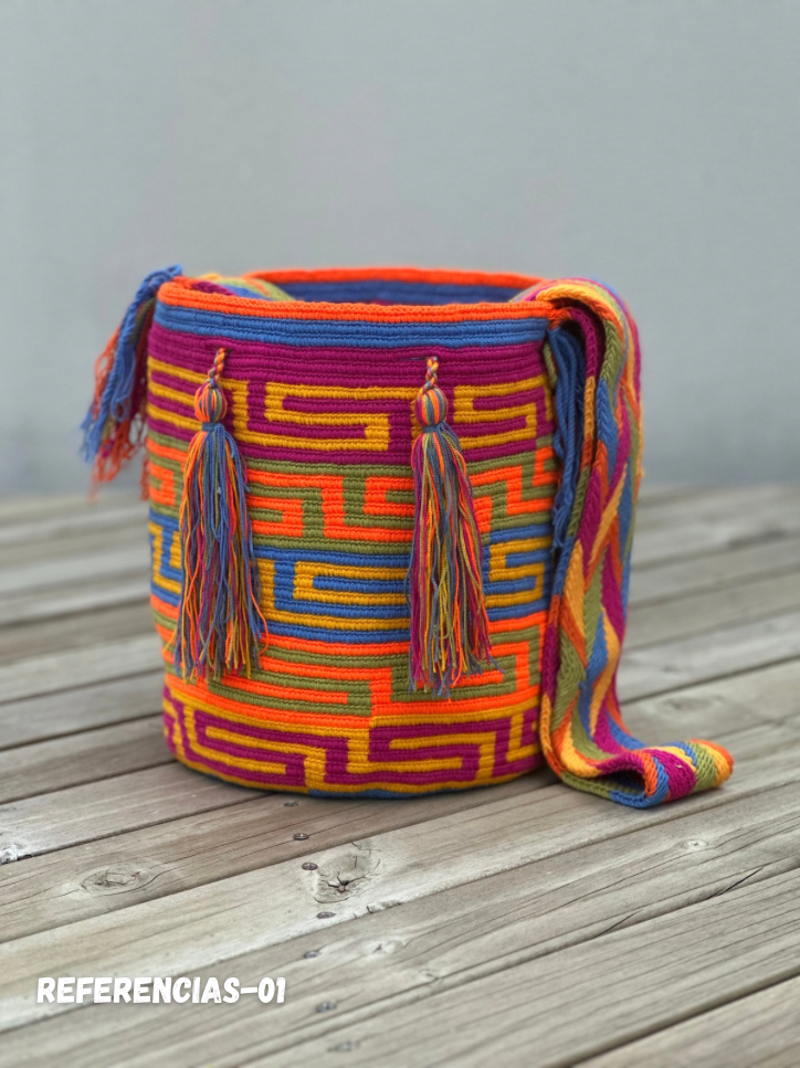 Mochila GRANDE Esencia Clásica🍂 (31x28)