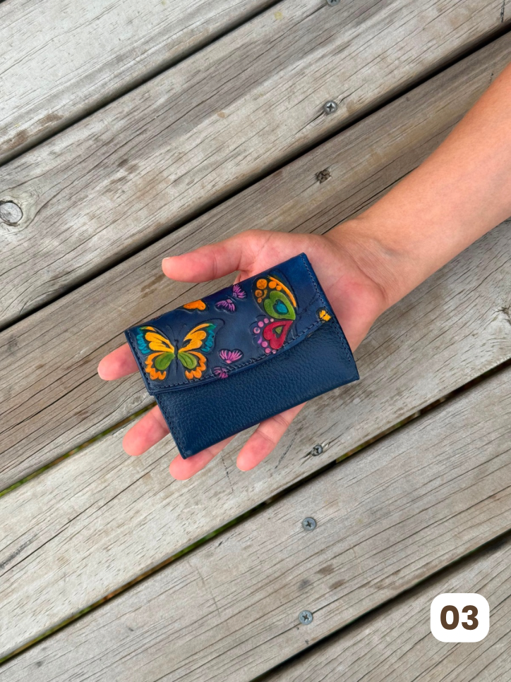🌺 Billetera Pequeña Pintada a Mano