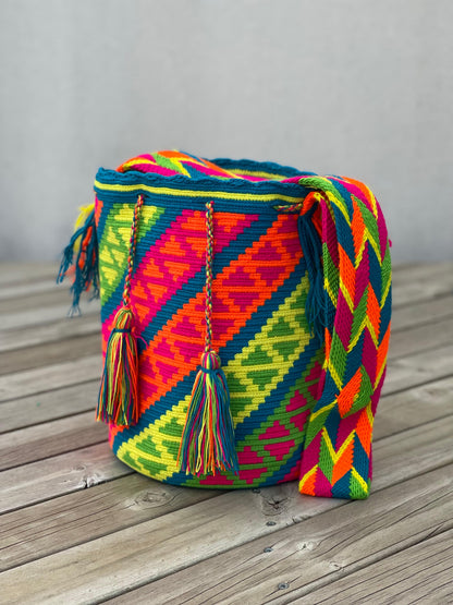 Mochila GRANDE Fiesta Tropical🌴 (31x28)