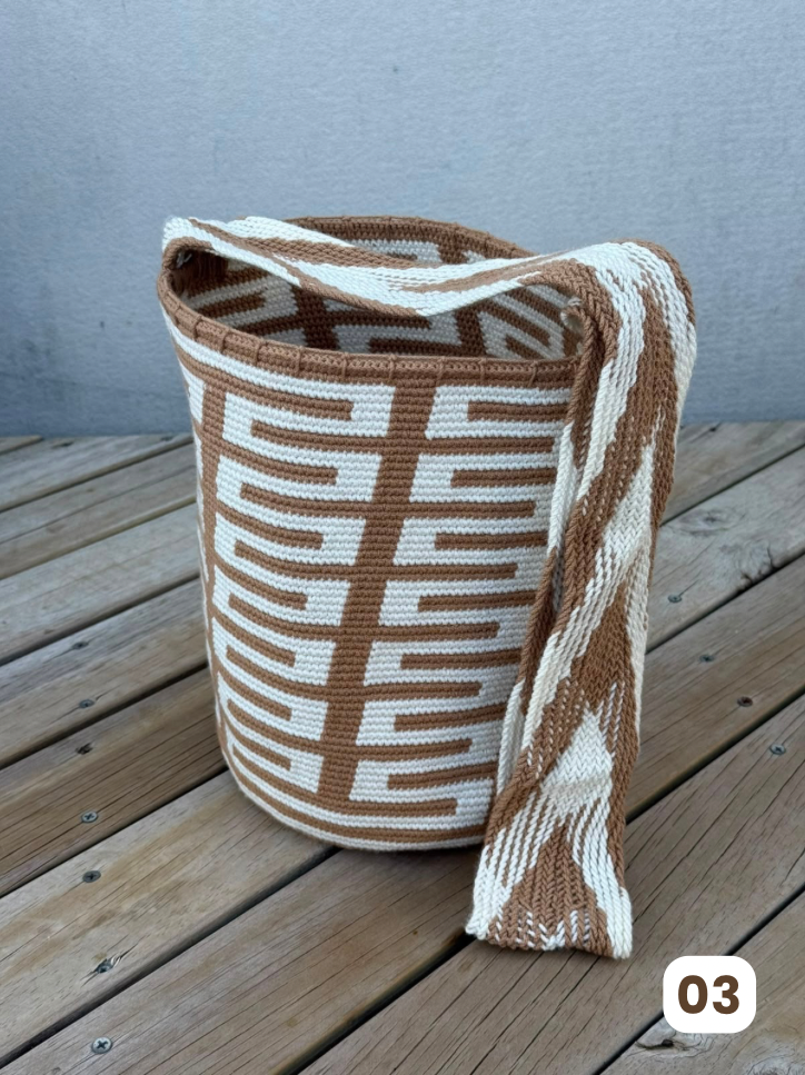 Mochila GRANDE tipo Arhuaca ⭐️🐑(30x28)