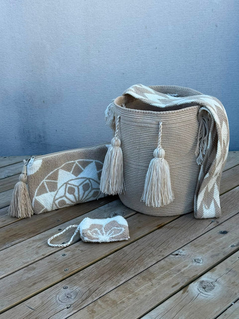 Combo Wayuu: Mochila GRANDE + Monedero + Sobre Artesanal