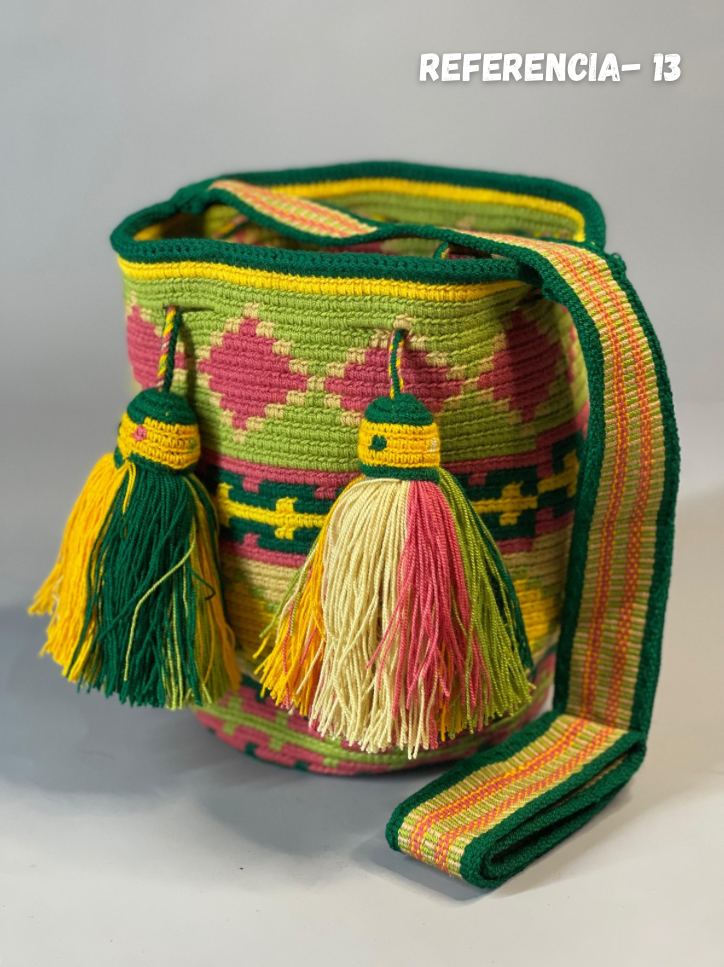 Mochila MEDIANA Colección PREMIUM  🔥⭐️ (22x21)