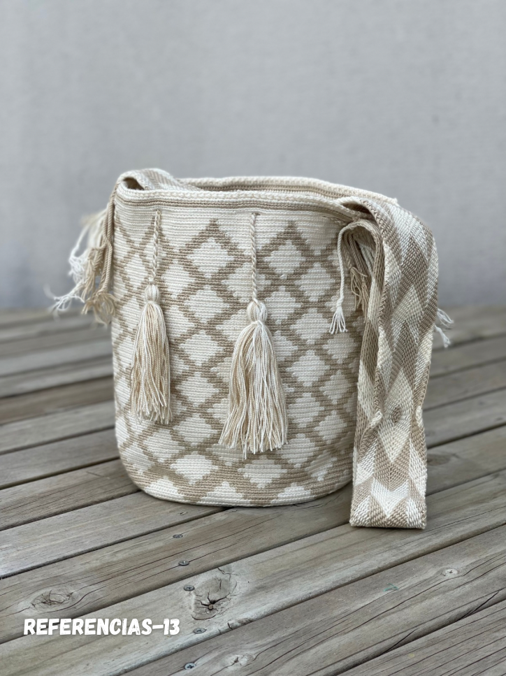 Mochila GRANDE Tonos Tierra🌤️ (31x28)