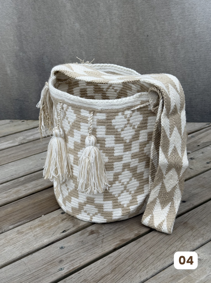 Mochila GRANDE Beige⭐️ (31x28)