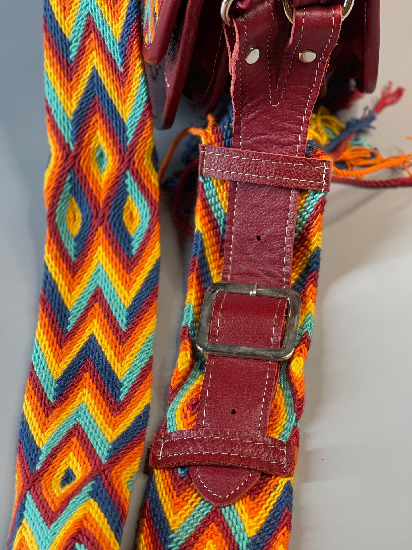 Carriel Wayuu Coral Ardiente