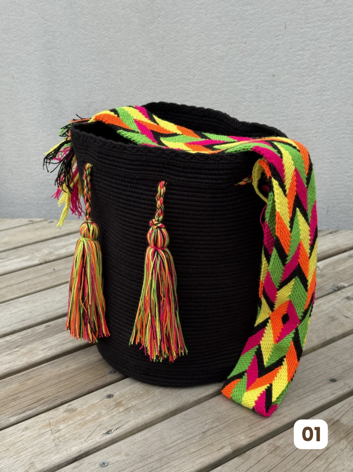 Mochila GRANDE Negra⚫️ 🎩(31x28)