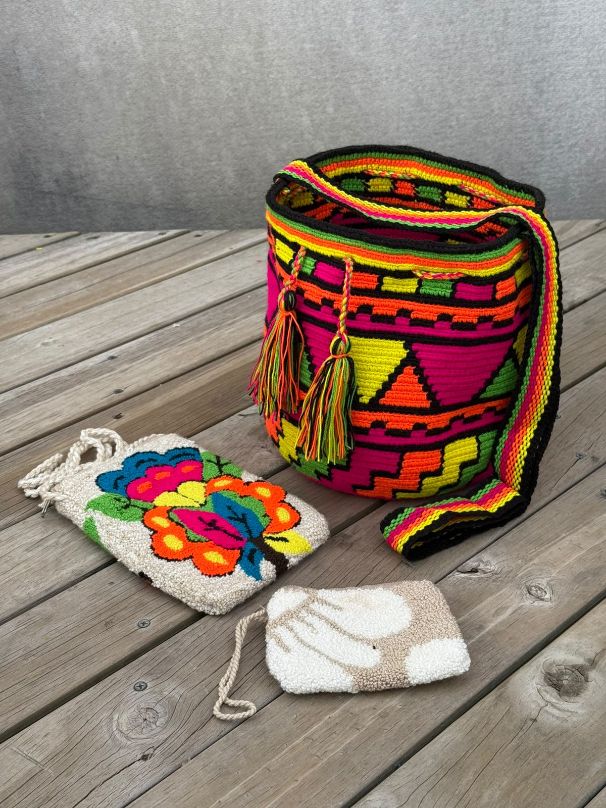Combo: Mochila MEDIANA Diseño + Portacelular + (MONEDERO GRATIS)