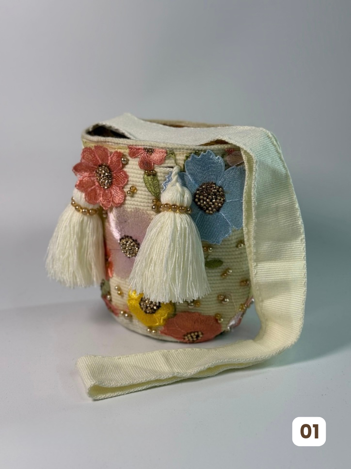 Mochila Recamada MEDIANA Primavera🌸🌷💎 (22x20)
