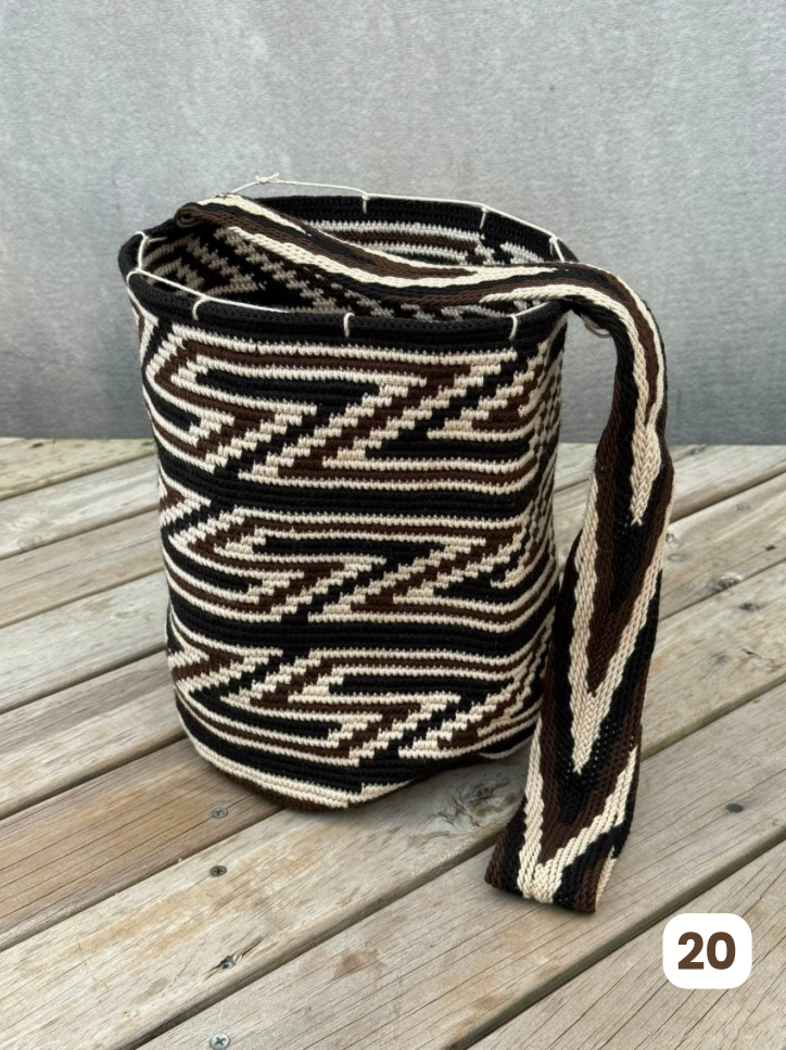 Mochila GRANDE tipo Arhuaca ⭐️🐑(30x28)