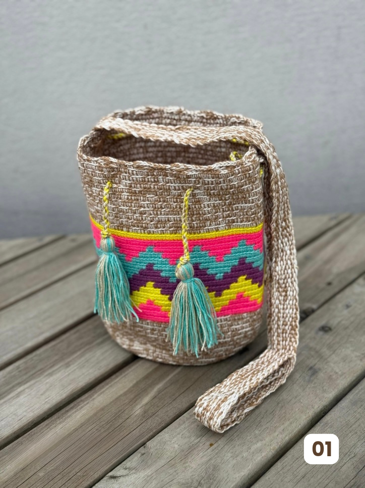Mochila MEDIANA Tonos Pastel (22x18)⭐️