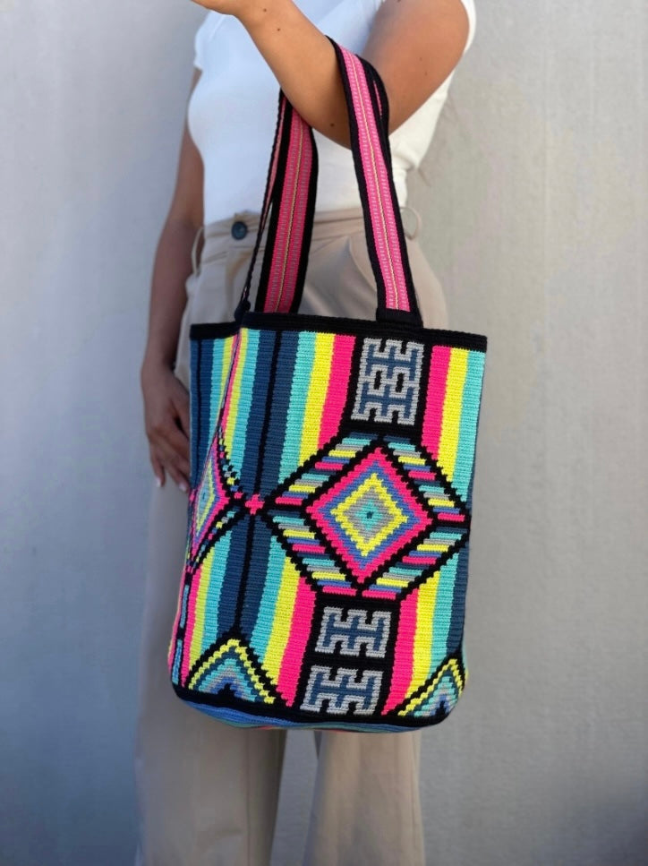 Mochilon Wayuu Edición Limitada (40x34)