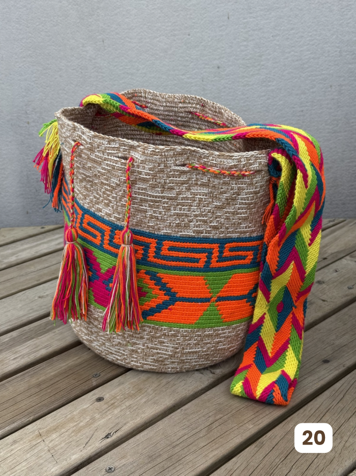 Mochilas GRANDE Matizadas💫 (31x28)