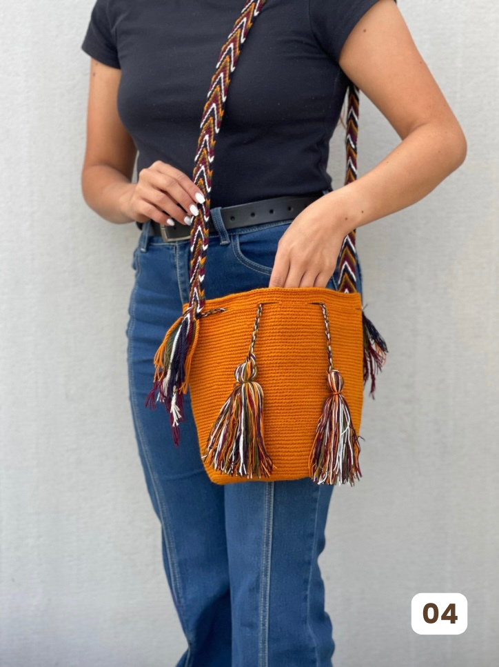 Mochila MEDIANA Unicolor🌟 (21x18)