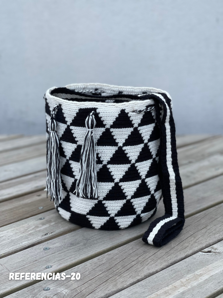 Mochila MEDIANA Exclusiva ⭐️(21x18)