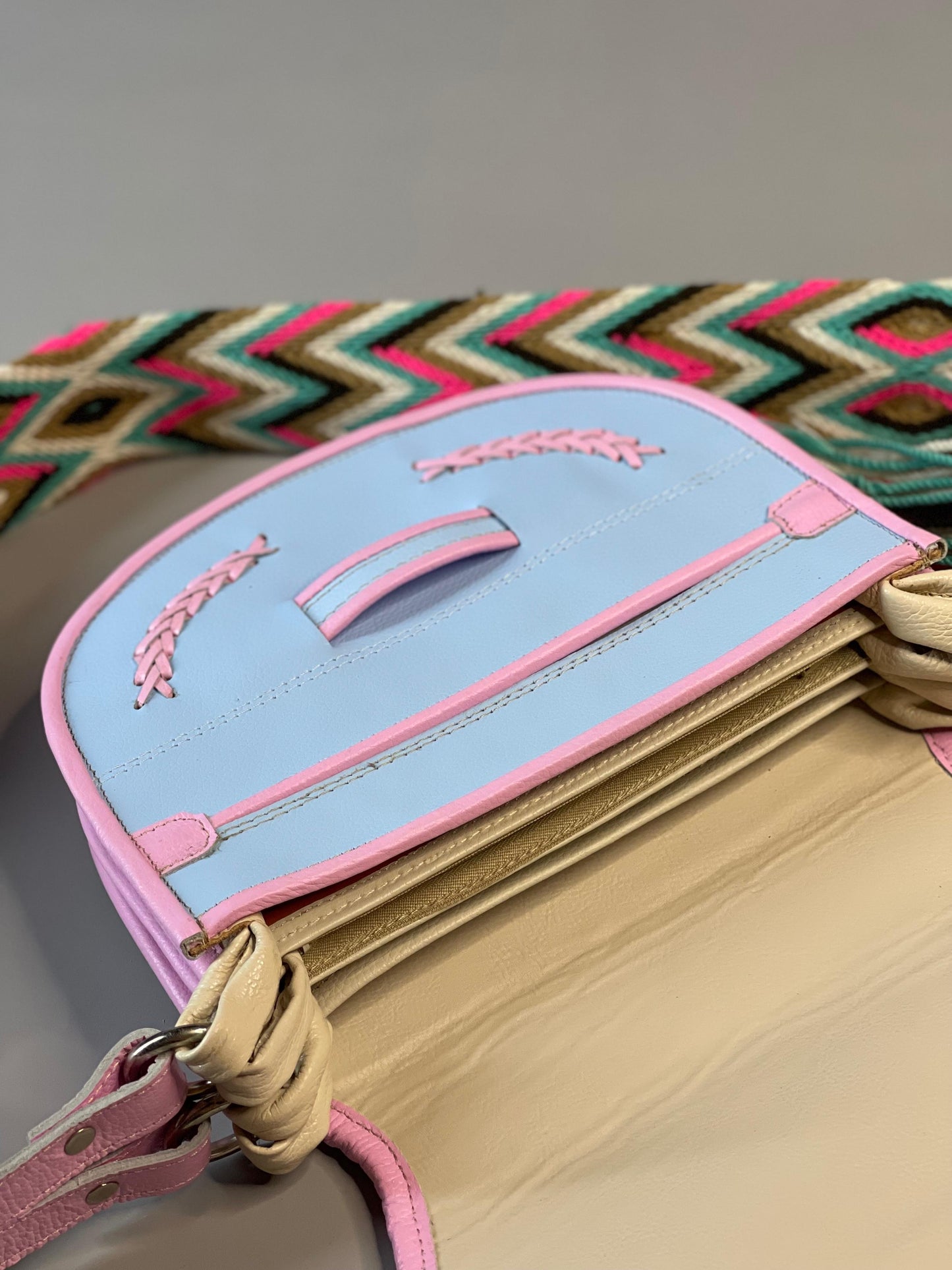 Carriel Wayuu Tierra de Encanto – Nueva Colección 🌍