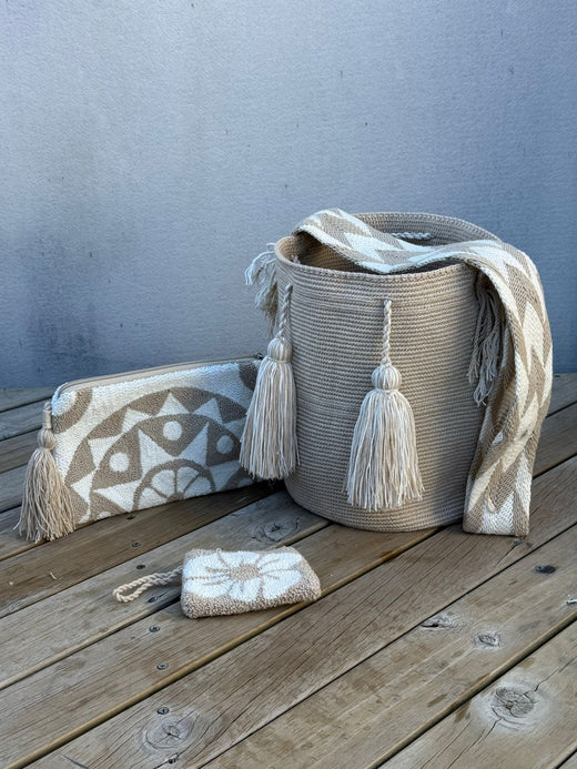 Combo Wayuu: Mochila GRANDE + Monedero + Sobre Artesanal