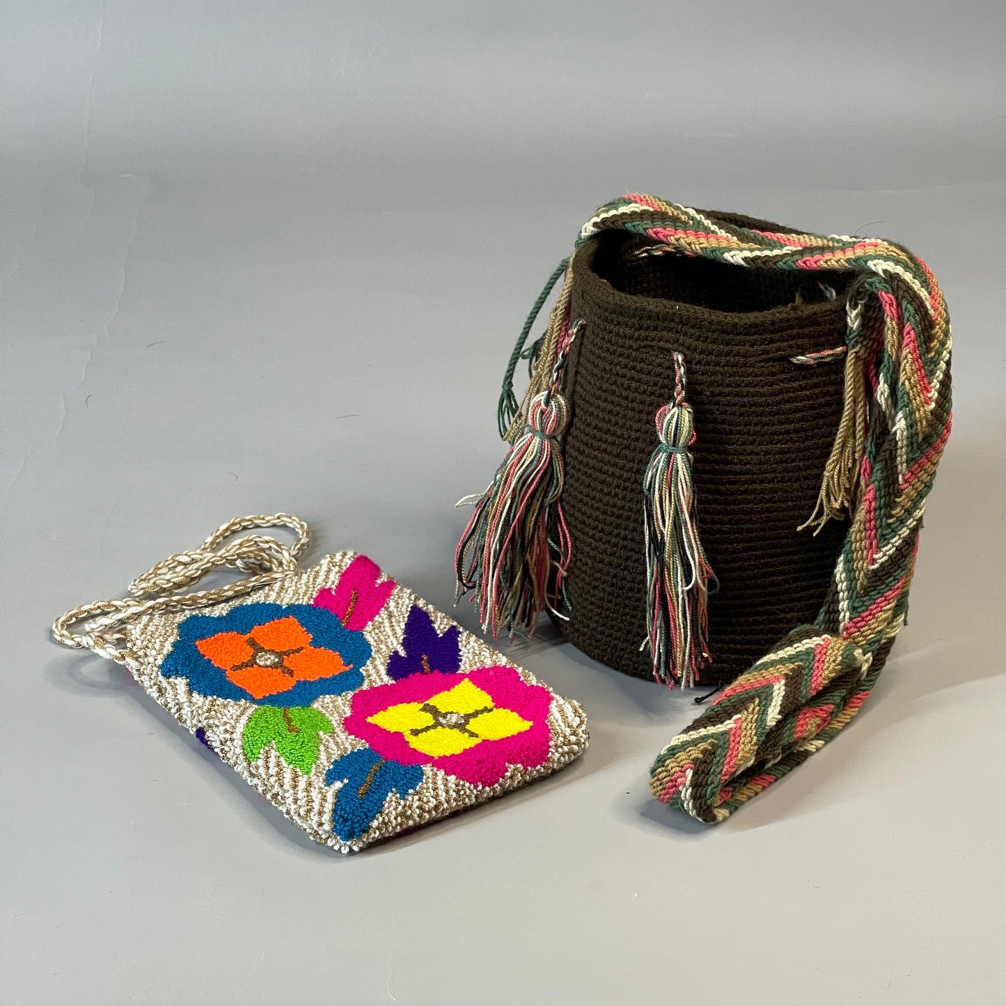 🎒📱 Combo Wayuu: Mochila Pequeña + PortaCelular 🚚✨