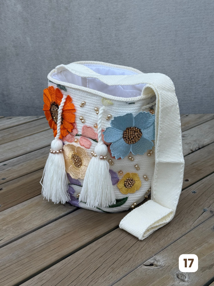 Mochila Recamada MEDIANA Primavera🌸🌷💎 (22x20)