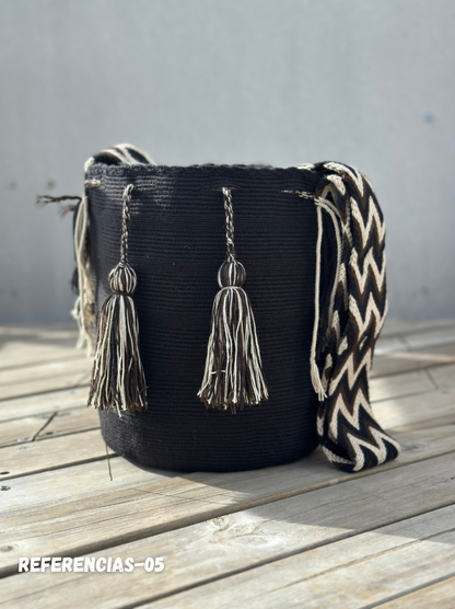 Mochila GRANDE Negra⚫️ 🎩(31x28)