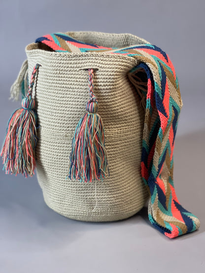 Mochila GRANDE Beige⭐️ (31x28)