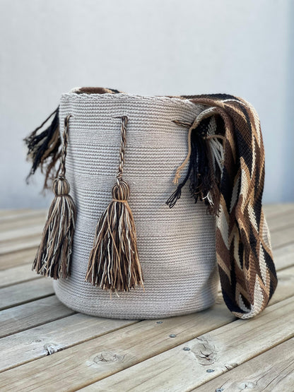Mochila GRANDE Beige⭐️ (31x28)