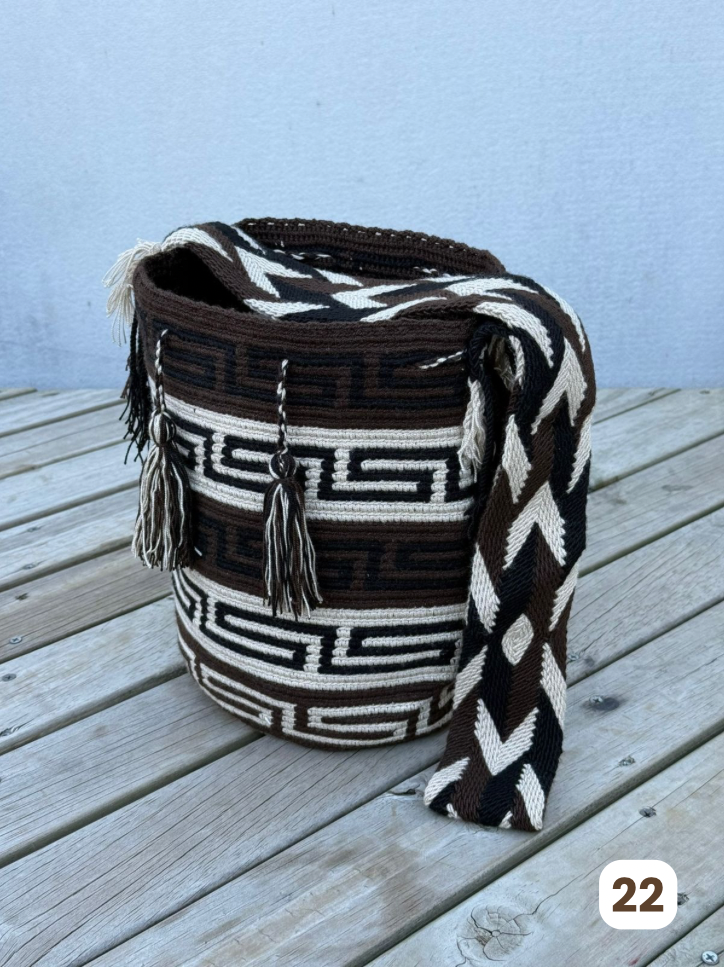 Mochila GRANDE Tonos Tierra🌤️ (31x28)