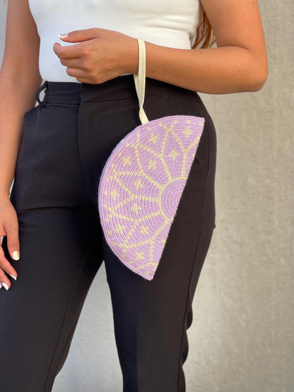 ✨Sobre Media Luna – Elegancia Artesanal de Mano 🌙🤍 (25x14 Cm)