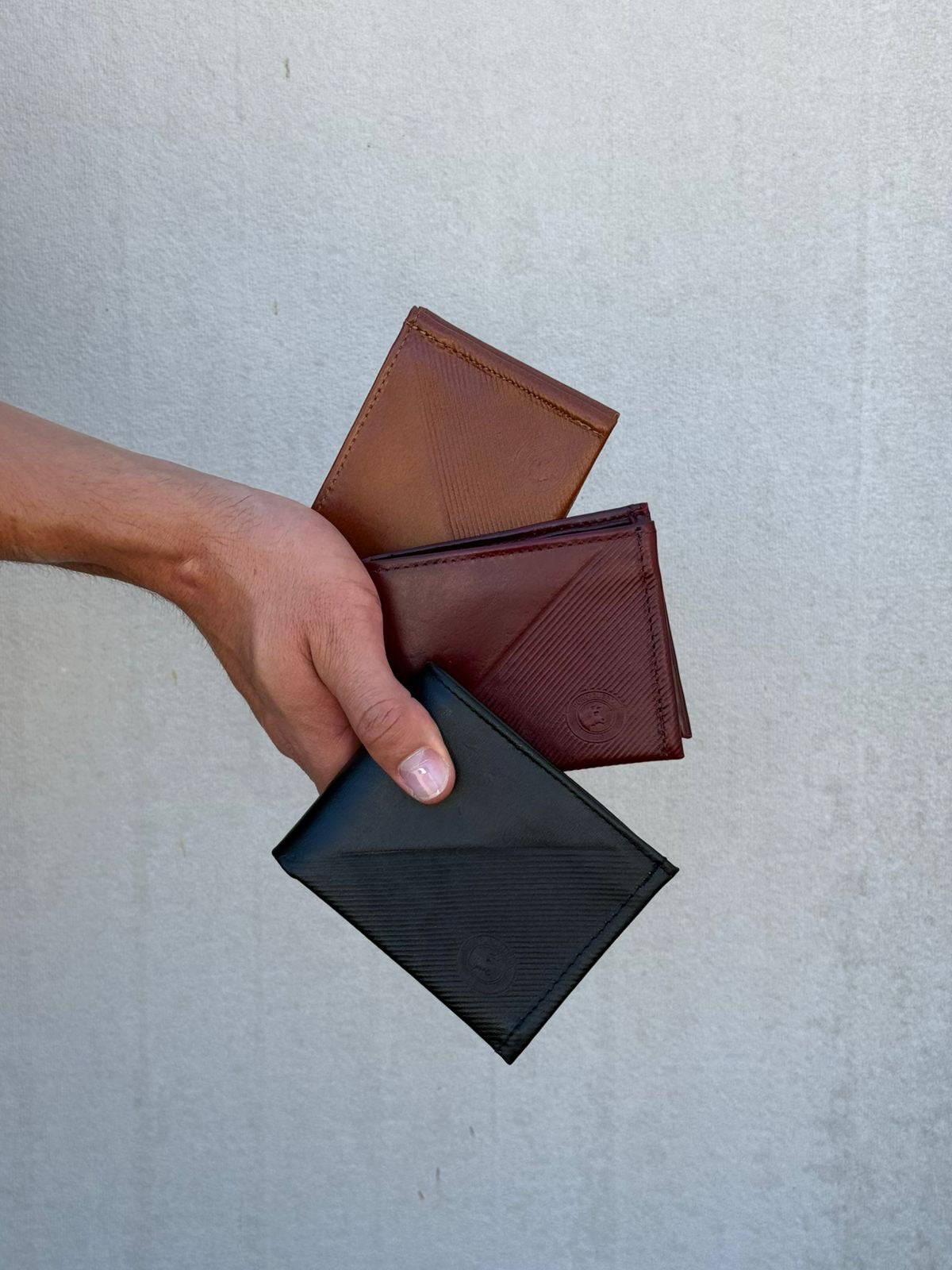 💼🤎 Billetera Ejecutiva en Cuero para Hombre (11x9cm)
