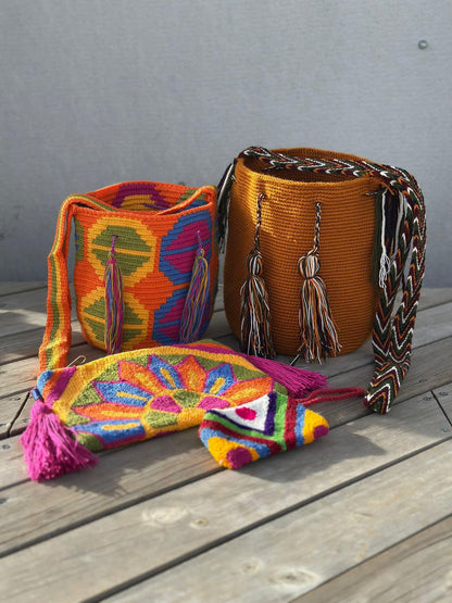 ✨Combo Especial: 2 Mochilas MEDIANAS+ (Sobre Wayuu + Monedero GRATIS) 🎁