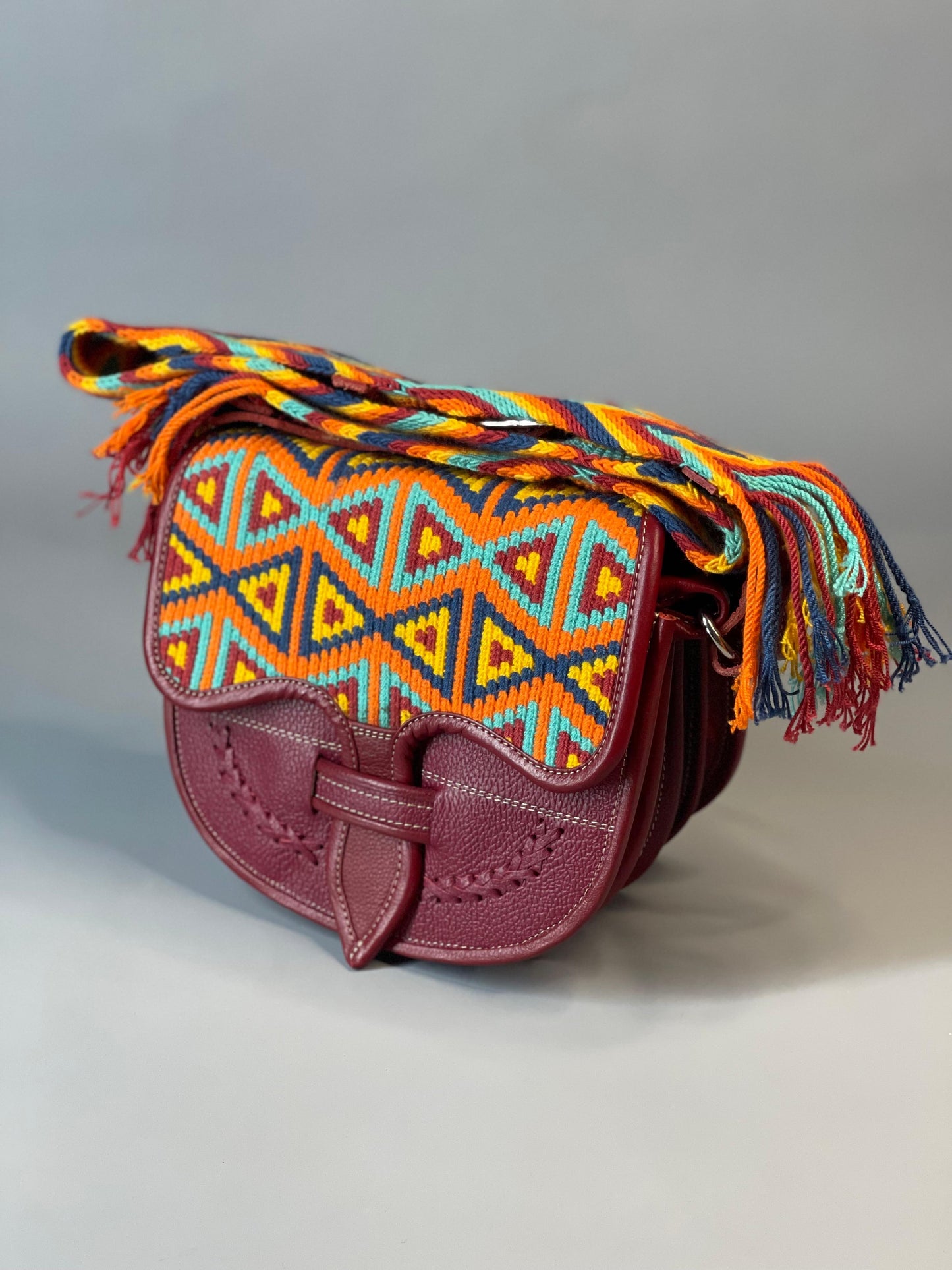Carriel Wayuu Coral Ardiente
