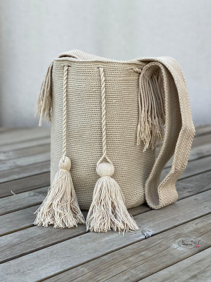 Mochila GRANDE Beige⭐️ (31x28)