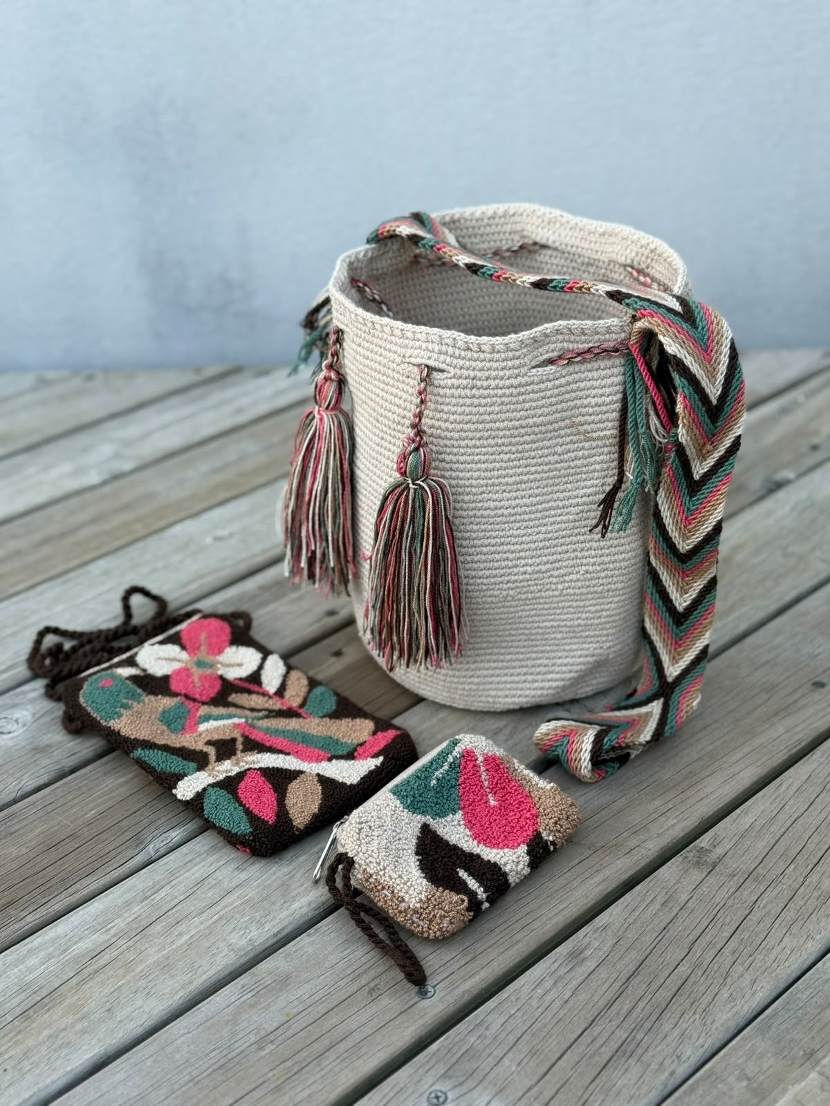 Combo – Mochila Mediana + Portacelular + Monedero – (22x20 cm)