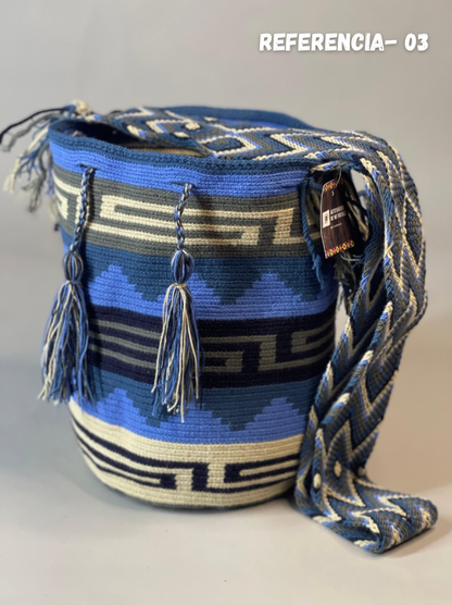 Mochila GRANDE Monocromatico 🔹🩶 (31x28)