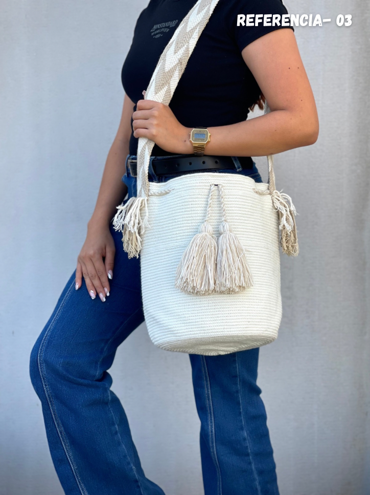 Mochila GRANDE Blanca ⚪️(31x28)