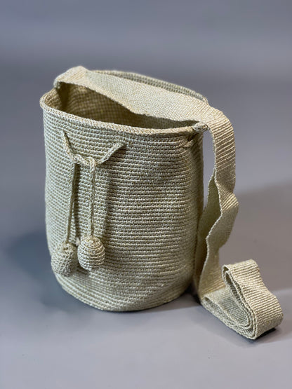 Mochila MEDIANA Hilo Brillante ☀️ (22x18)