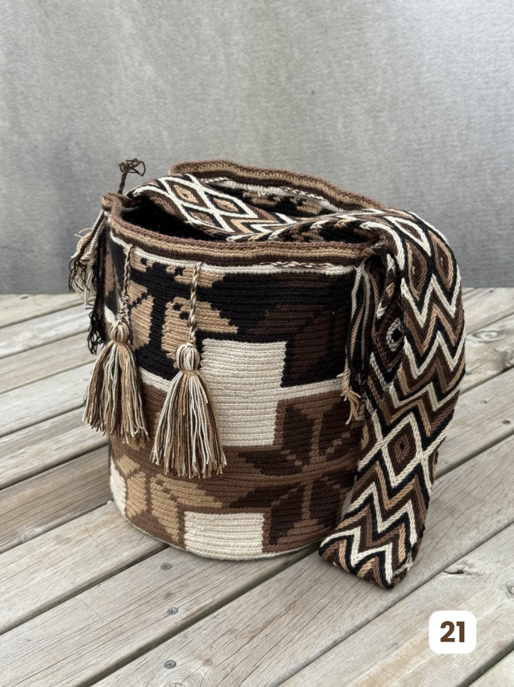 Mochila GRANDE Tonos Tierra🌤️ (31x28)
