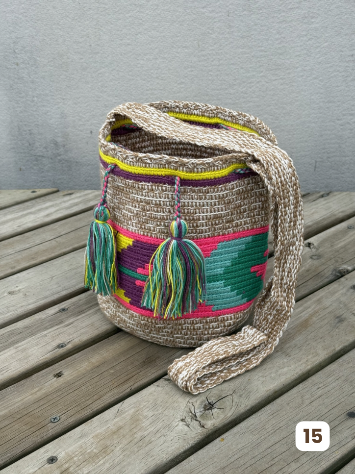 Mochila MEDIANA Tonos Pastel (22x18)⭐️