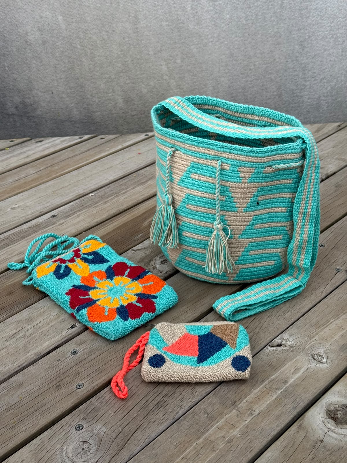 Combo: Mochila MEDIANA Diseño + Portacelular + (MONEDERO GRATIS)