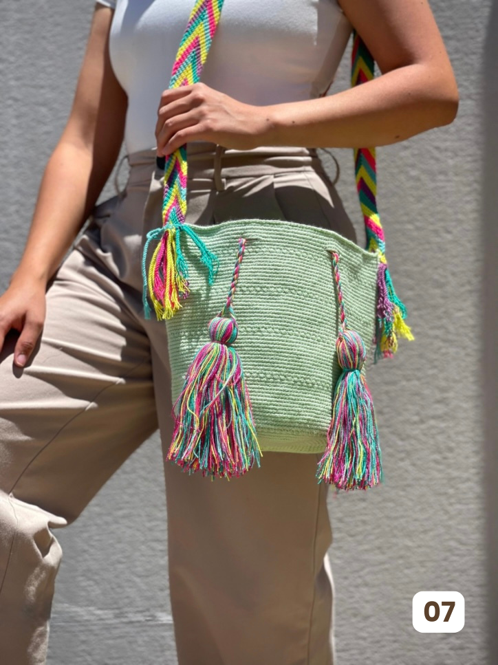 Mochila MEDIANA Unicolor🌟 (21x18)