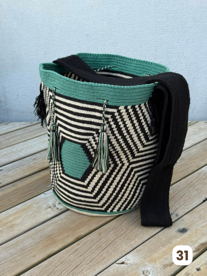 Mochilas GRANDE Diseño Hombre 🔹🩶 (31x28)