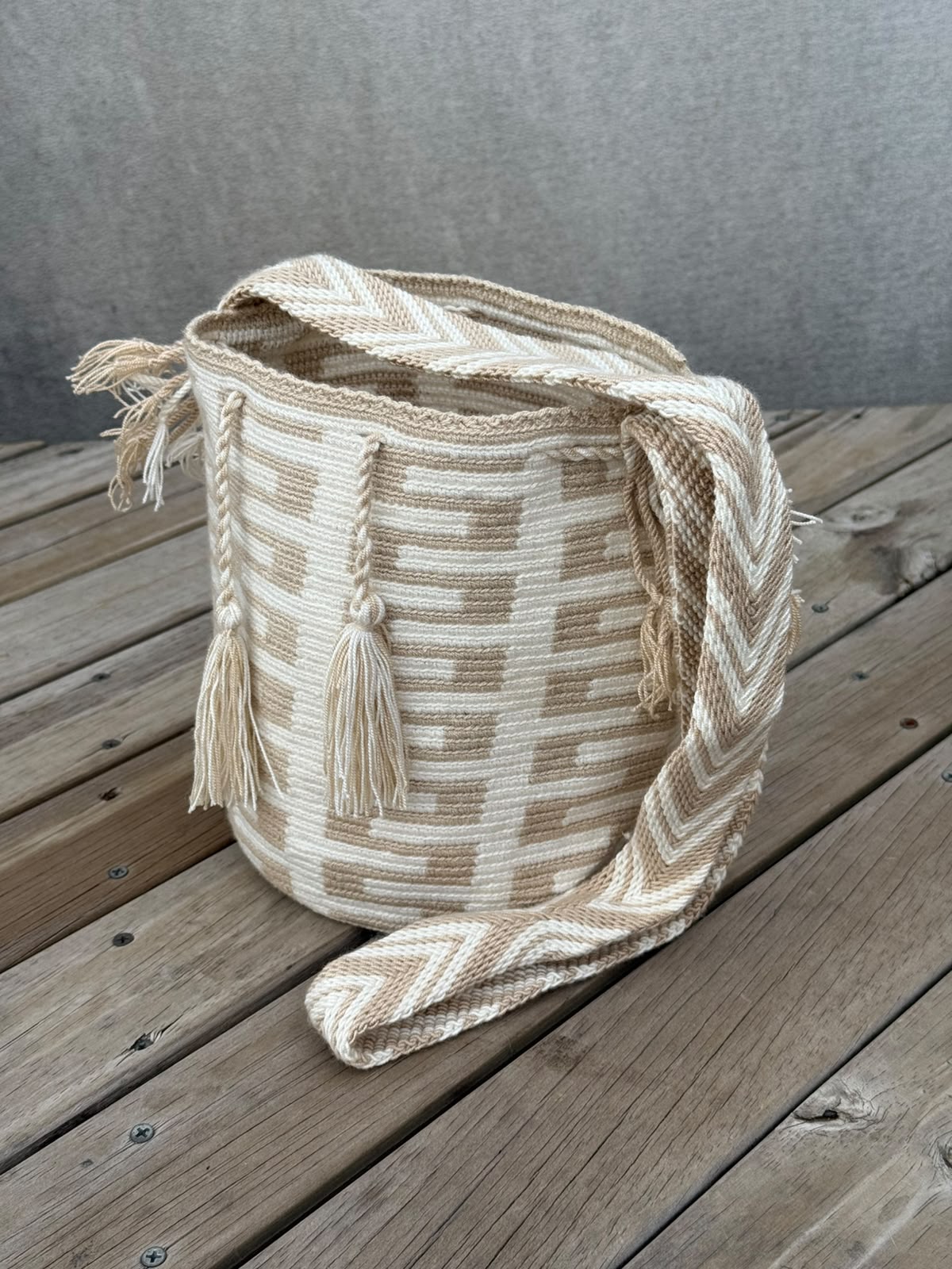 Mochila Wayuu Mediana de Diseño – Correa Gruesa